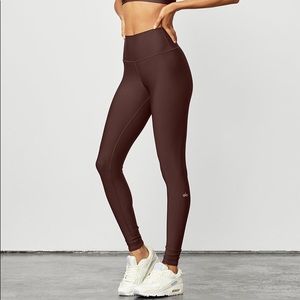 ALO Yoga Air Lift Cherry Cola NWOT